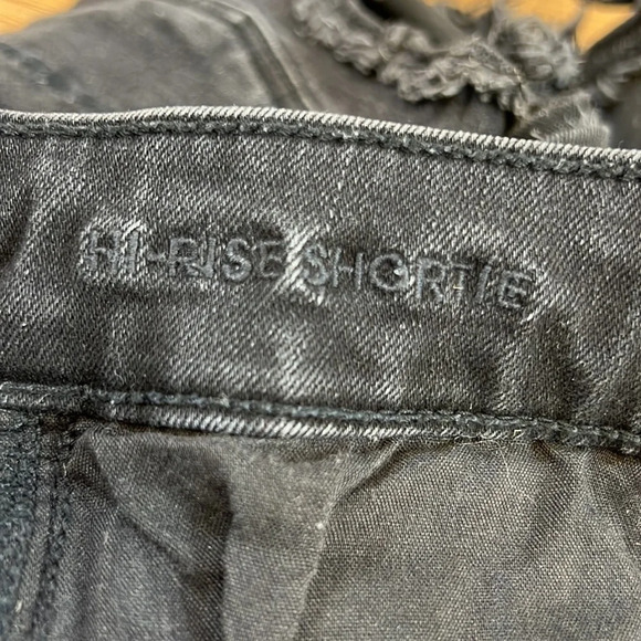 American Eagle Shorts Womens 2 High‎ Rise Shortie Black Distressed Denim - Picture 8 of 10